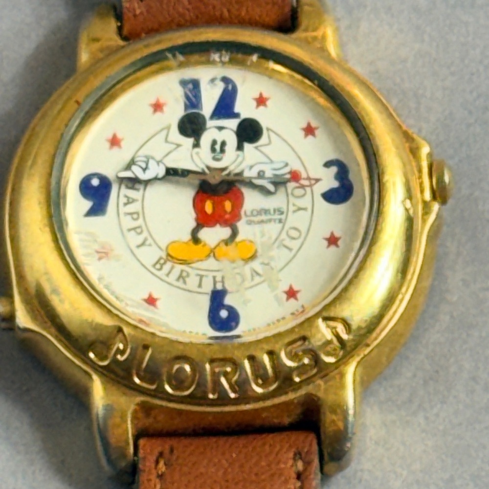 Disney Gold Mickey Mouse Women's Watch Lorus Musical - Picture 3 of 5
